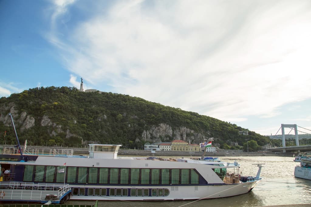 Luxury With Danube View Apartments - photo 24