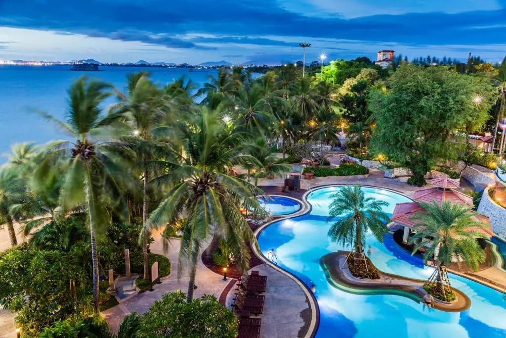 Cholchan Pattaya Beach Resort - photo 1