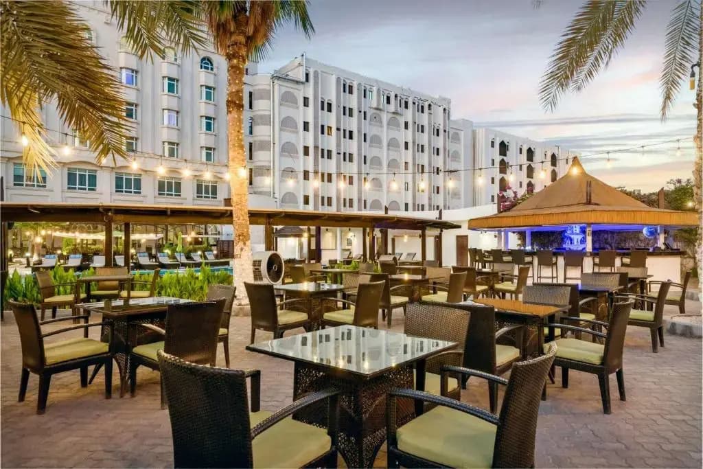 Hotel Radisson Blu Hotel, Muscat - photo 18
