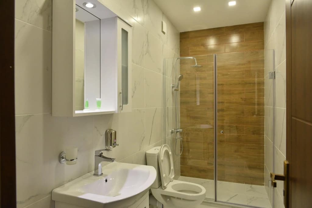 King Tom Hotel - photo 11