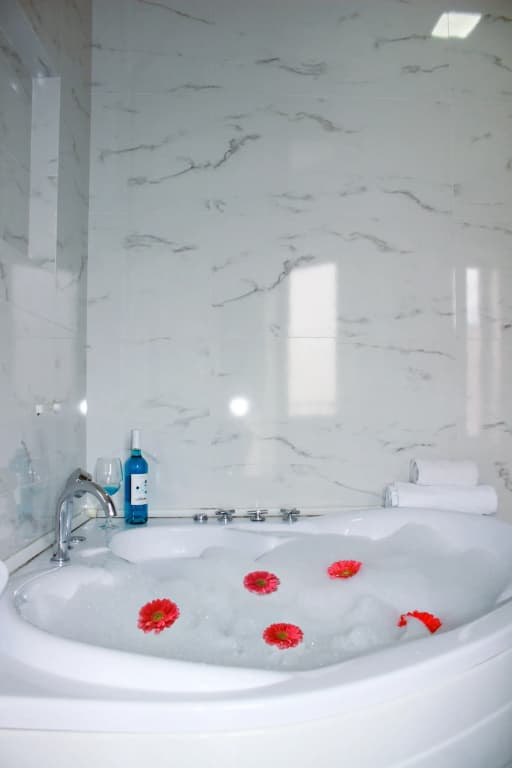 Hugo Boutique Hotel - photo 19