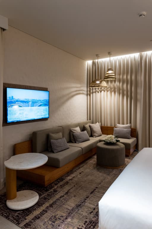 ERTH Abu Dhabi Hotel - photo 9