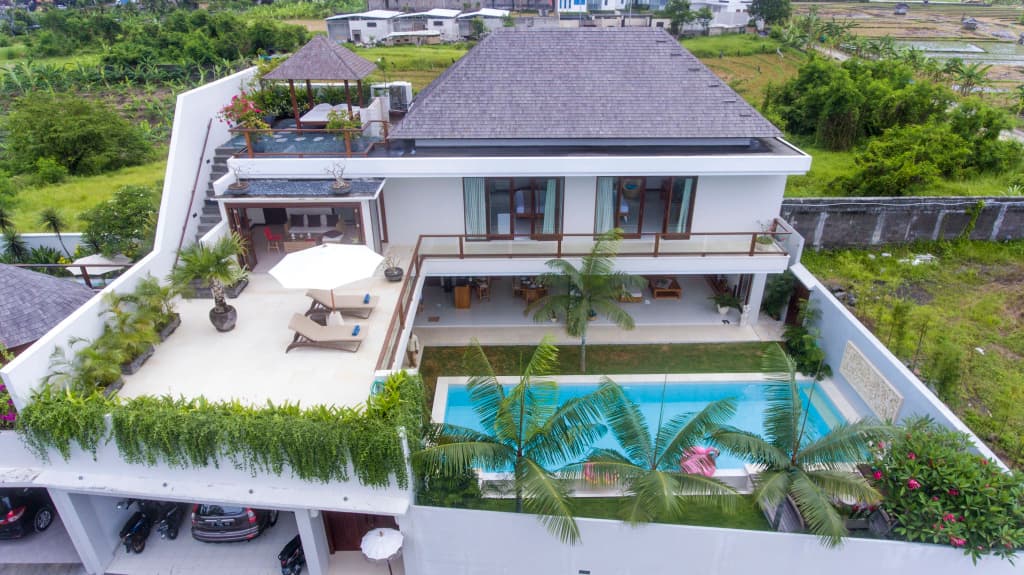 Trendy Villa with Private Pool - photo 2