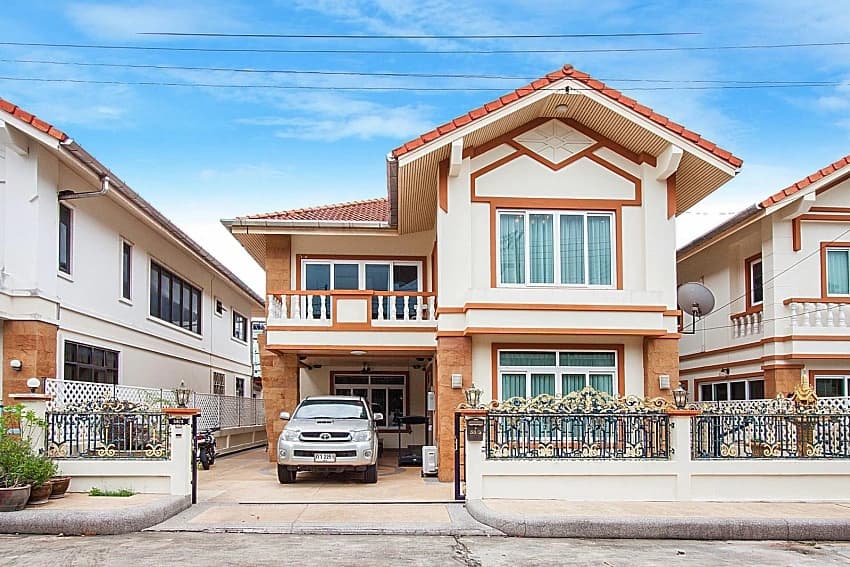 L-House Villa - photo 1