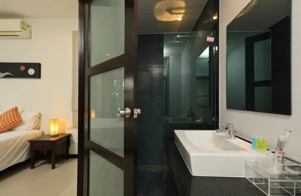 Heni Private pool 3BR Naiharn Beach Villa - photo 22