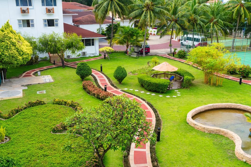 Hulhule Island Hotel - photo 5