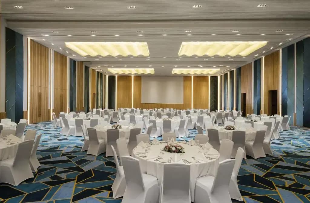 Maani Muscat Hotel & Suites - photo 11