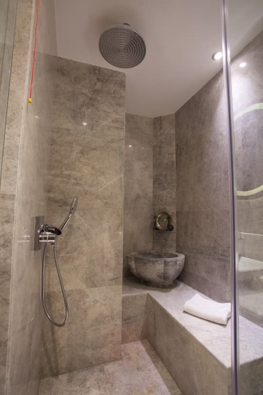 Dosso Dossi Hotels Downtown - photo 4