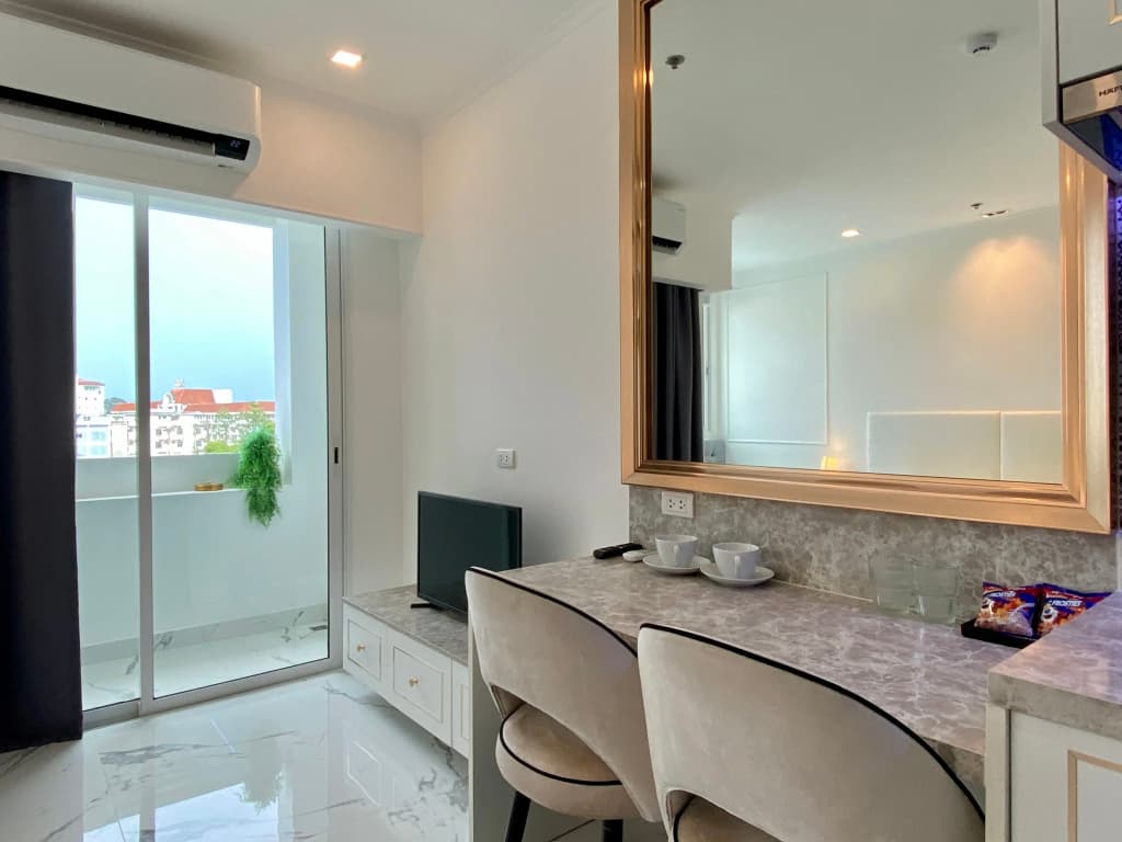 The Empire Tower Apartments - photo 7