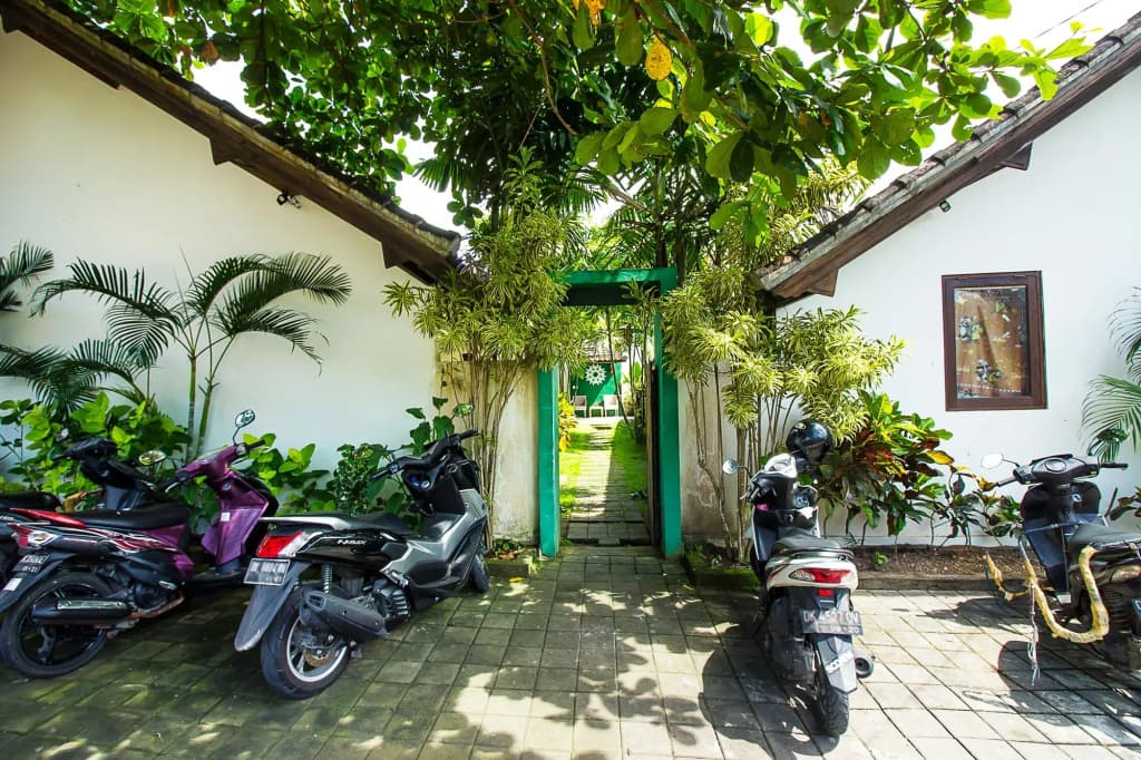 Umanede Jimbaran Guesthouse - photo 11