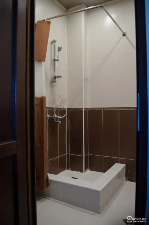Golden House Apartments - photo 11