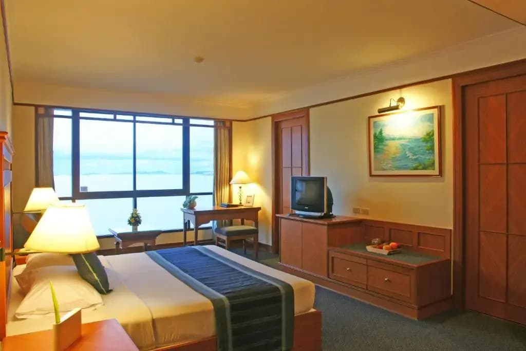 Cholchan Pattaya Beach Resort - photo 7