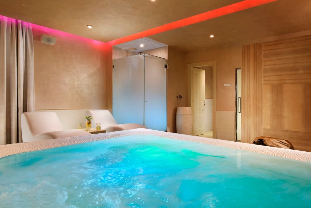 Leon's Place Hotel - photo 27