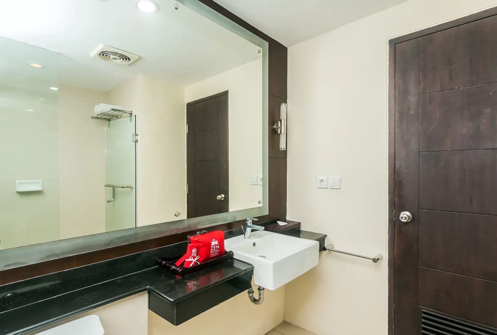 ZEN Rooms Legian Dewi Sri Hotel - photo 22