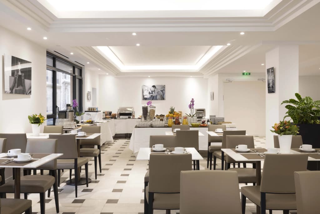 De Castiglione Hotel - photo 9