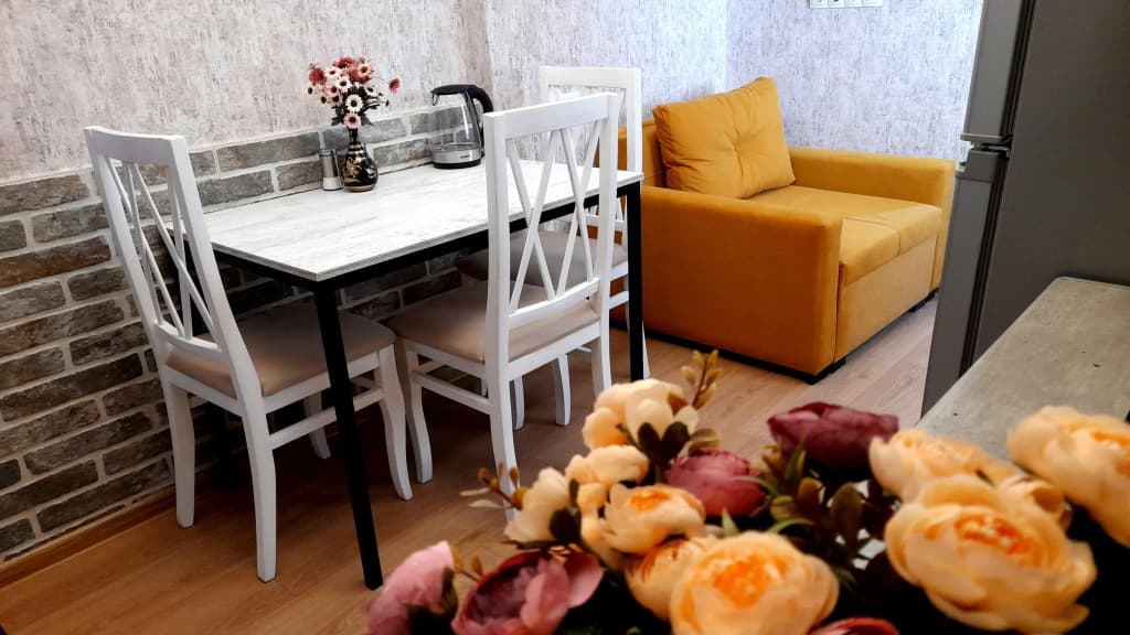 Yellow Apartments - photo 1