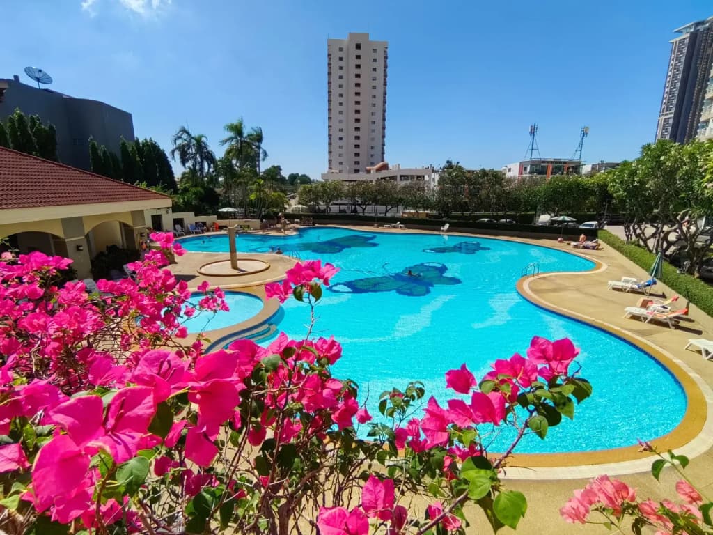 Thai Lux Jomtien Apartments - photo 2
