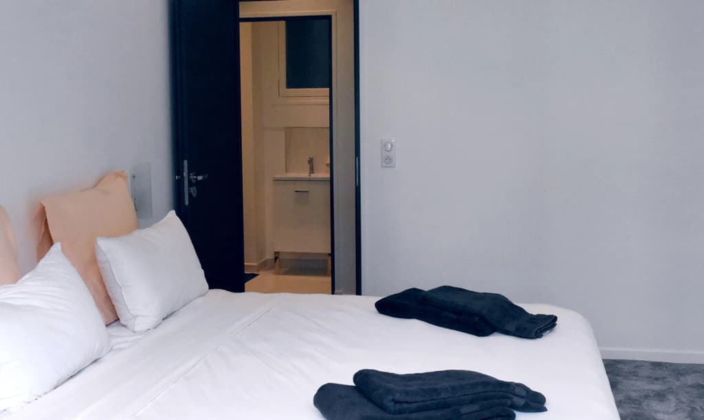 Spacious Flat Near Arc De Triomphe Apartments - photo 8