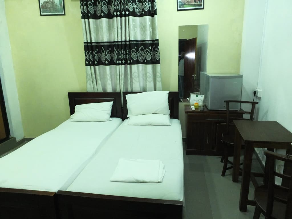 City Hotel - photo 14