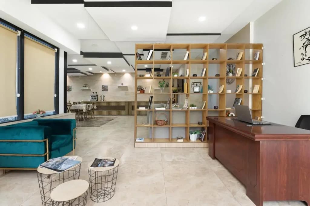 Iveria Inn Hotel - photo 9
