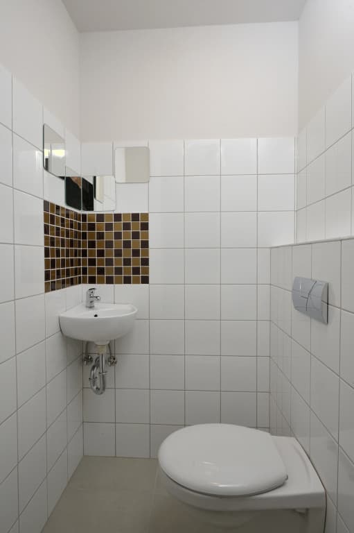 District Seven Spacious Apartments - photo 8