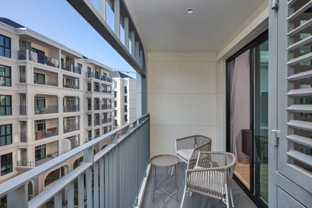 Title Legendary E504 Apartments - photo 18