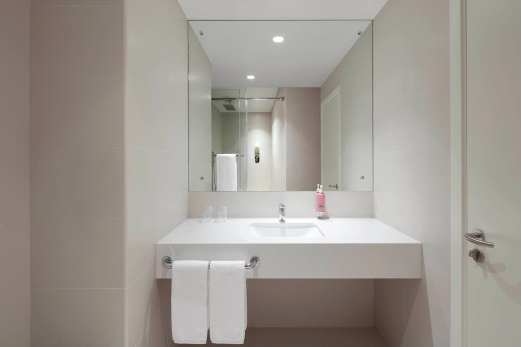 Rove La Mer Beach Hotel - photo 10