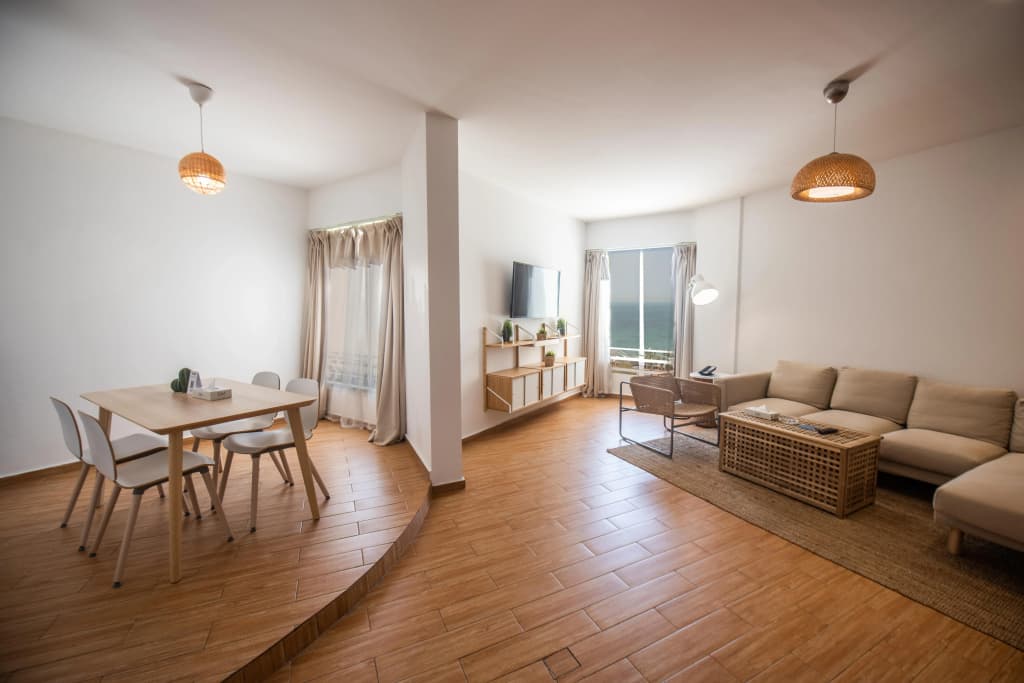 BM Beach Hotel - photo 15