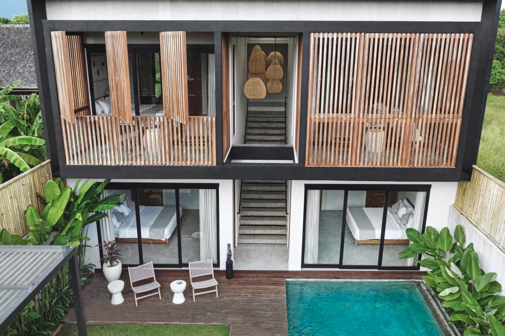 4 BR Berawa 5 min Walk Beach Enclosed Living Room Villa - photo 7