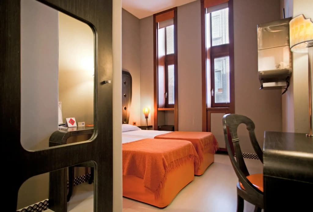 Orange Hotel - photo 28