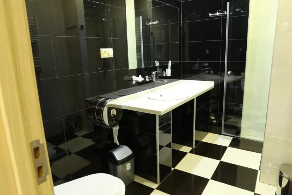DKD-Bridge Hotel - photo 34