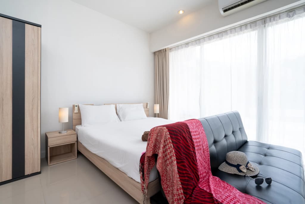 Studio Apartment with King-bed and Pool Apartments - photo 10