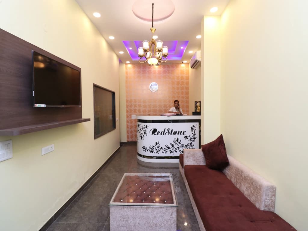 Redstone Hotel - photo 7