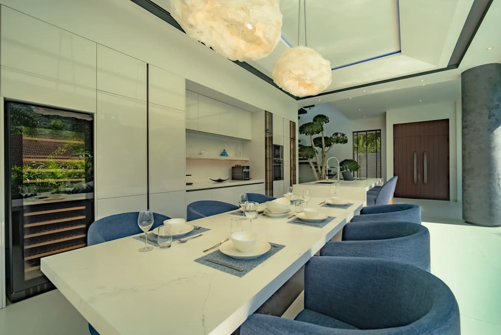 Luxury Infinity Pool Villa in Nai Harn Villa - photo 28