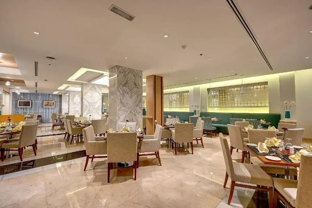Royal Continental Hotel - photo 8