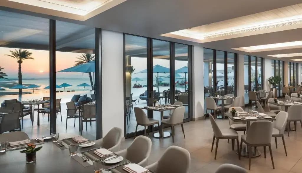 Crowne Plaza Muscat by IHG Hotel - photo 10
