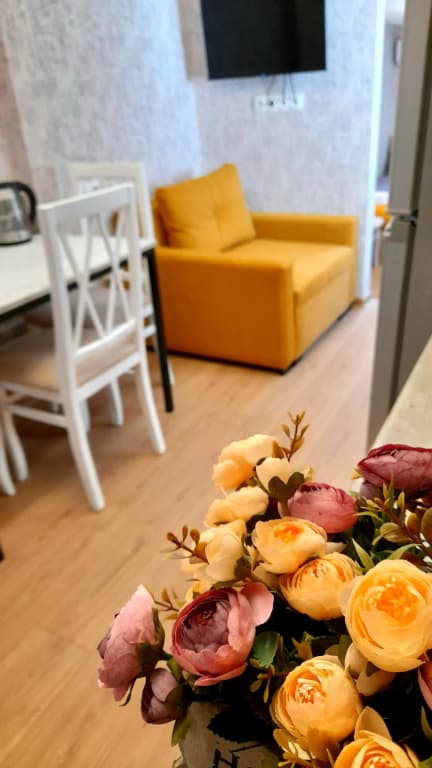 Yellow Apartments - photo 12