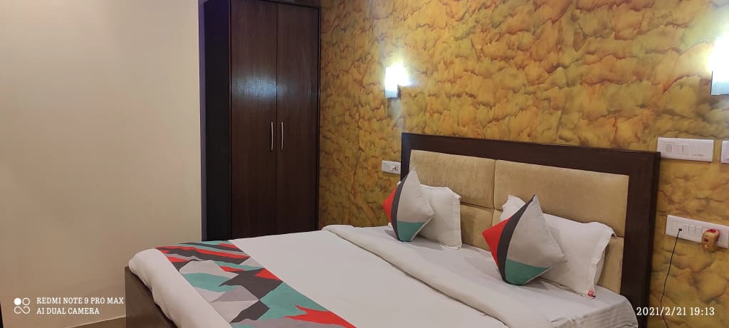 Redstone Hotel - photo 17
