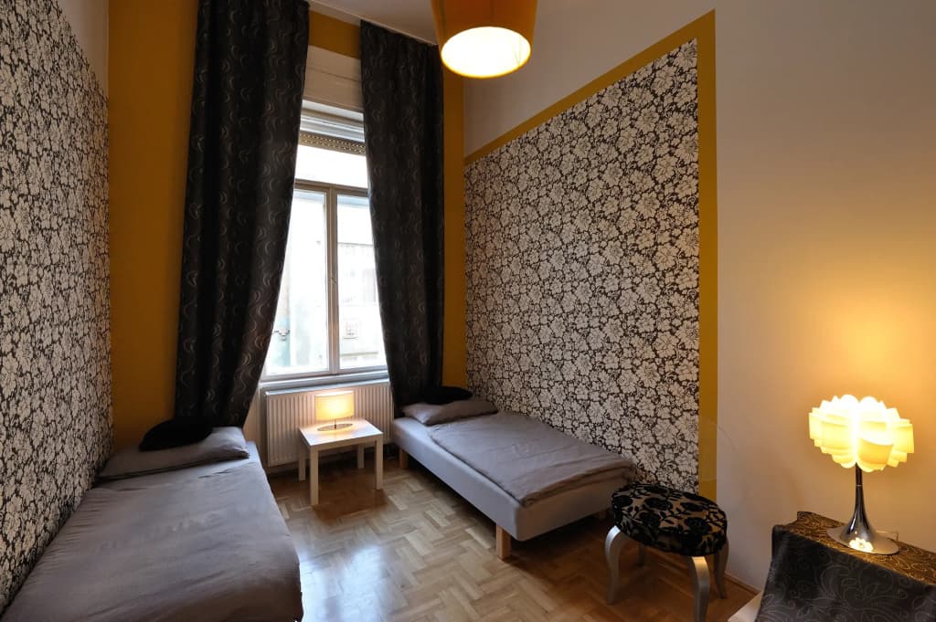 District Seven Spacious Apartments - photo 3