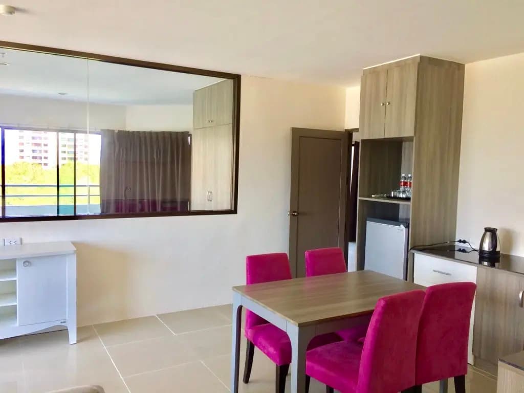 R-Con Wongamat Apartments - photo 10