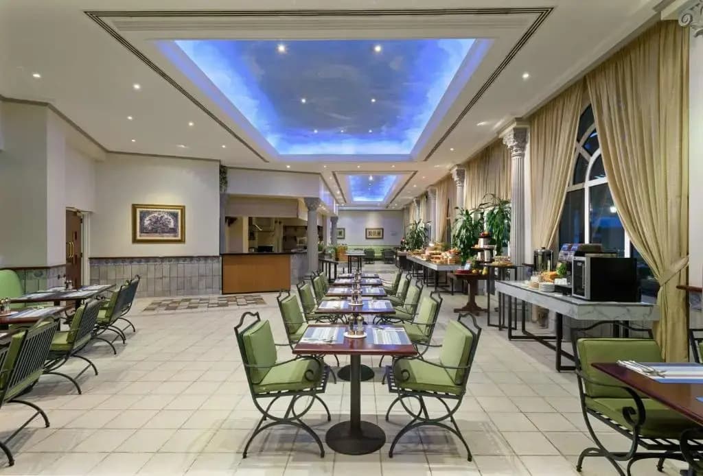 Hotel Radisson Blu Hotel, Muscat - photo 11