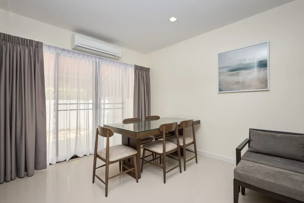Townhouse Laguna Park 65/124 Apartments - photo 9