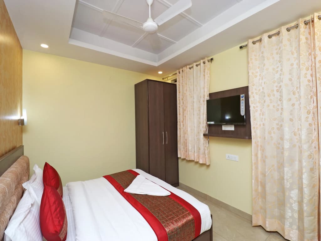 Redstone Hotel - photo 42