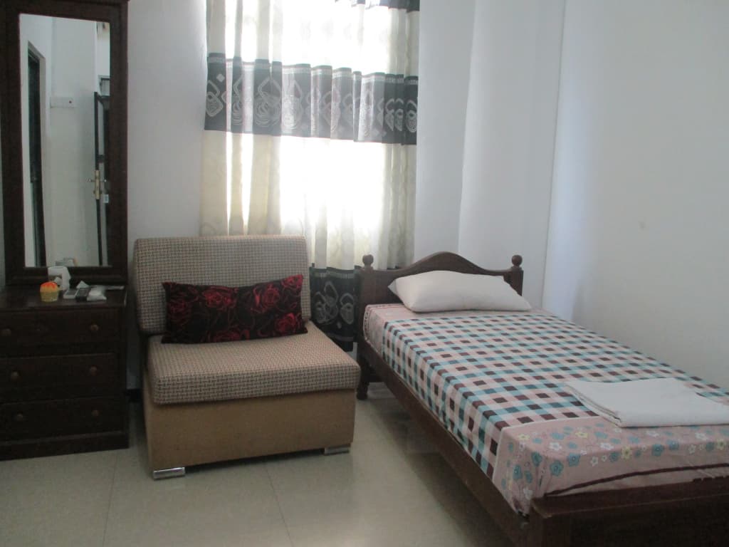 City Hotel - photo 22