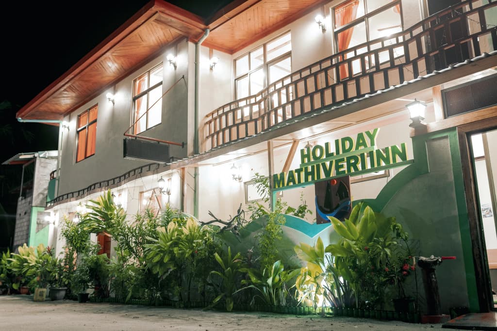Holiday Mathiveri Inn Guest House - photo 2