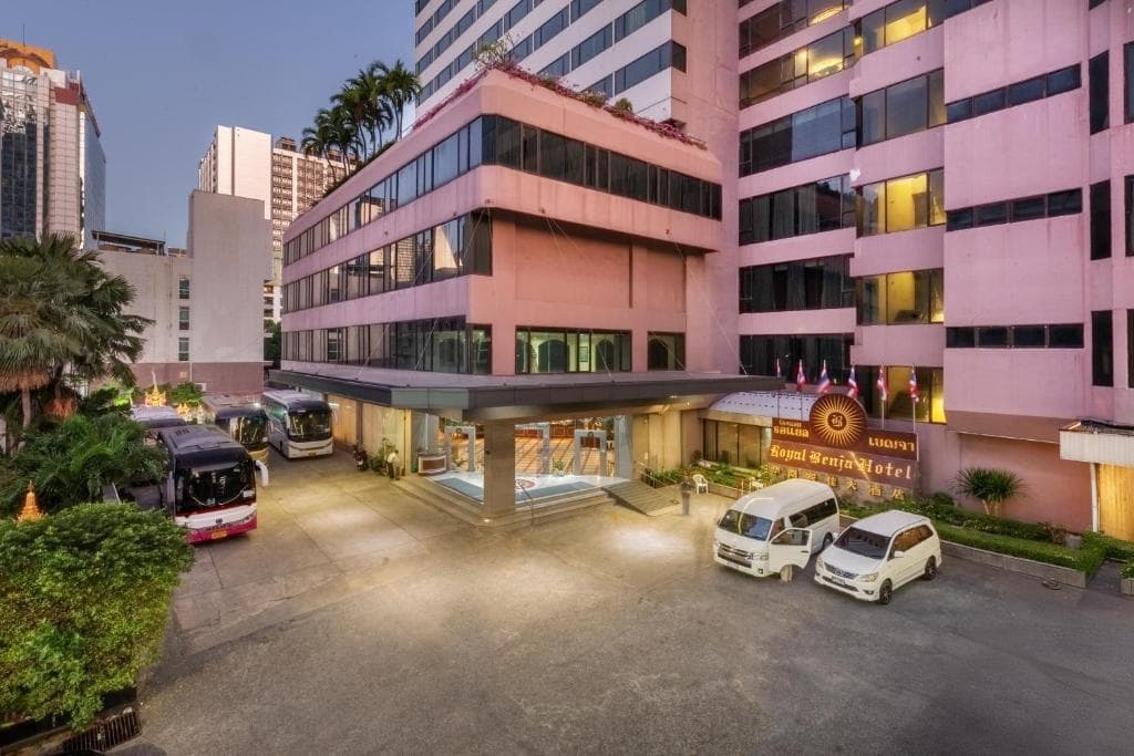 Royal Benja Hotel - Big Rooms, Family Friendly - photo 2