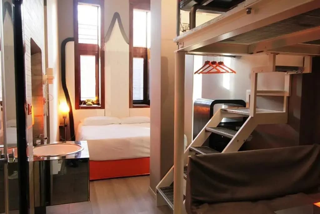 Orange Hotel - photo 3
