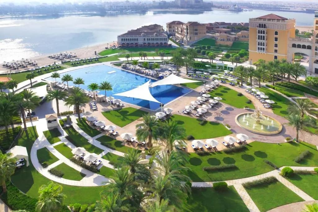 The Ritz-Carlton Abu Dhabi, Grand Canal Hotel - photo 1