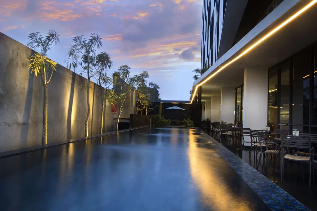 Neo Tendean Hotel - photo 2