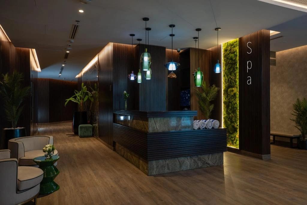 Hotel Aura Suites Downtown - photo 23